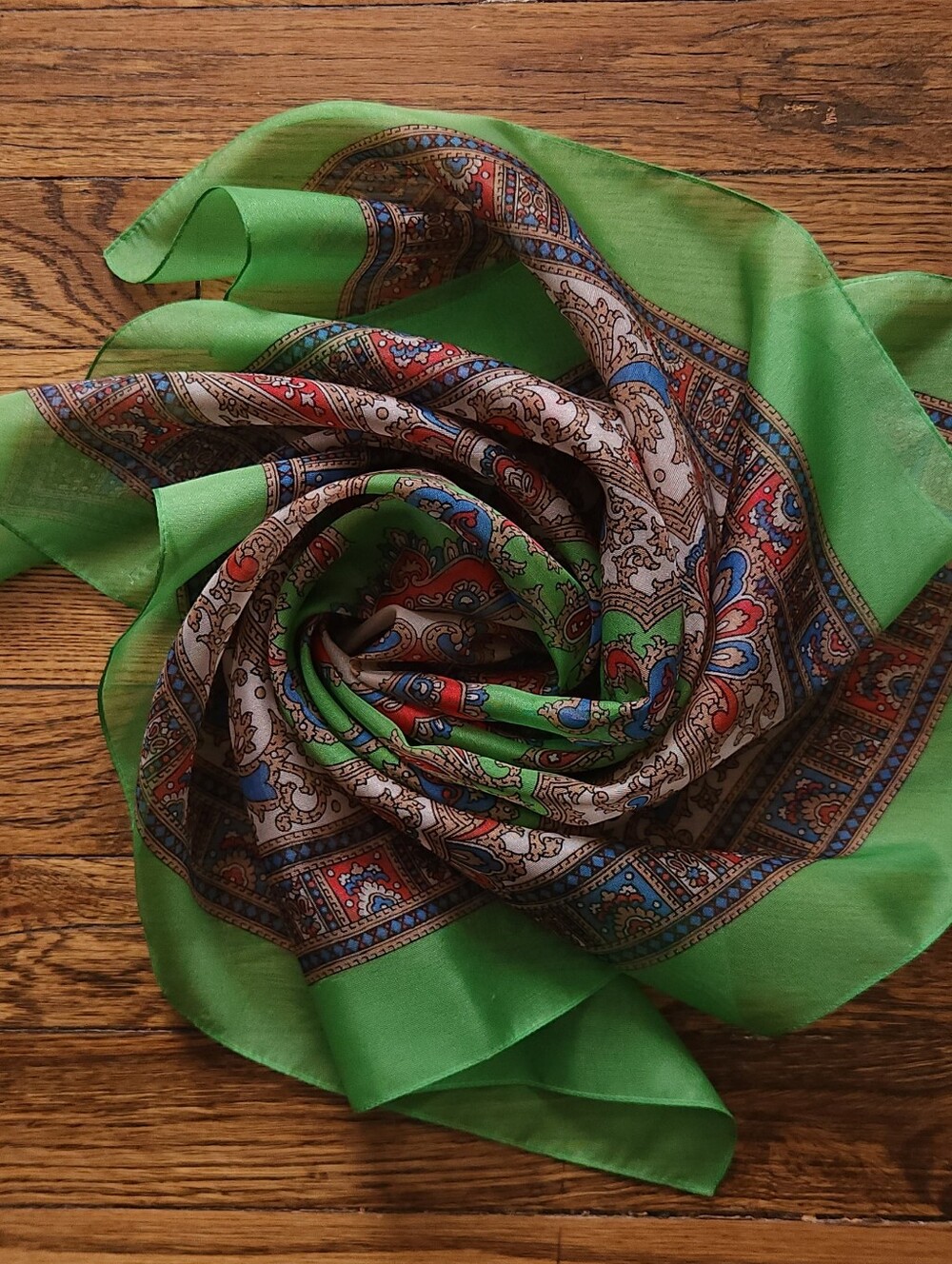 Vintage Bright Green Paisley Medallion Square Scarf Neckerchief 26"x26"